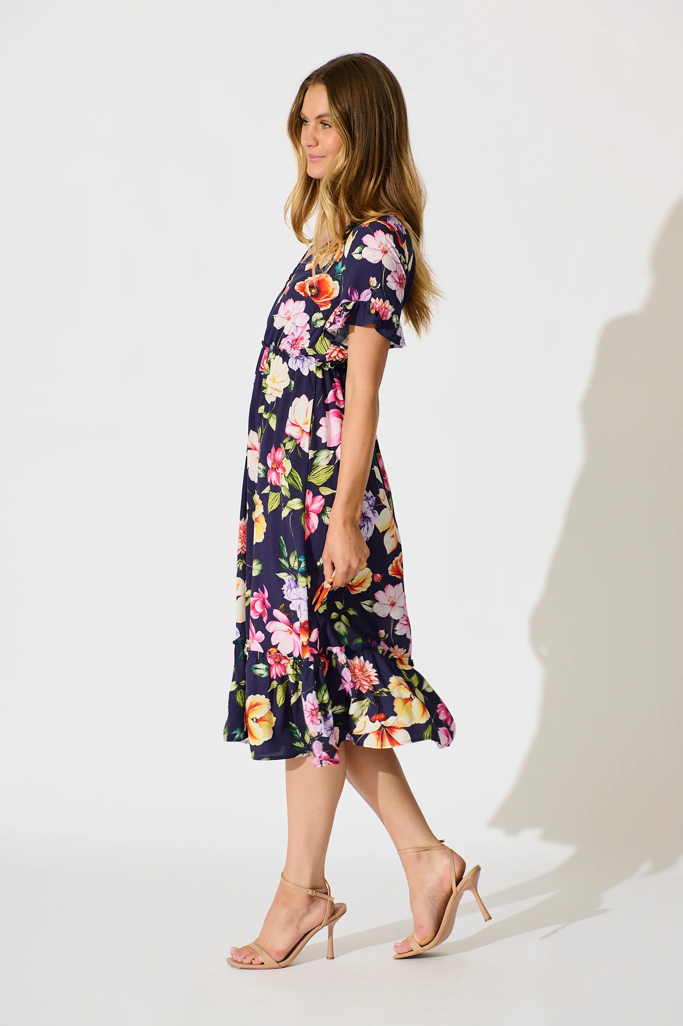 Zyla Midi Dress In Navy Floral - Image 3